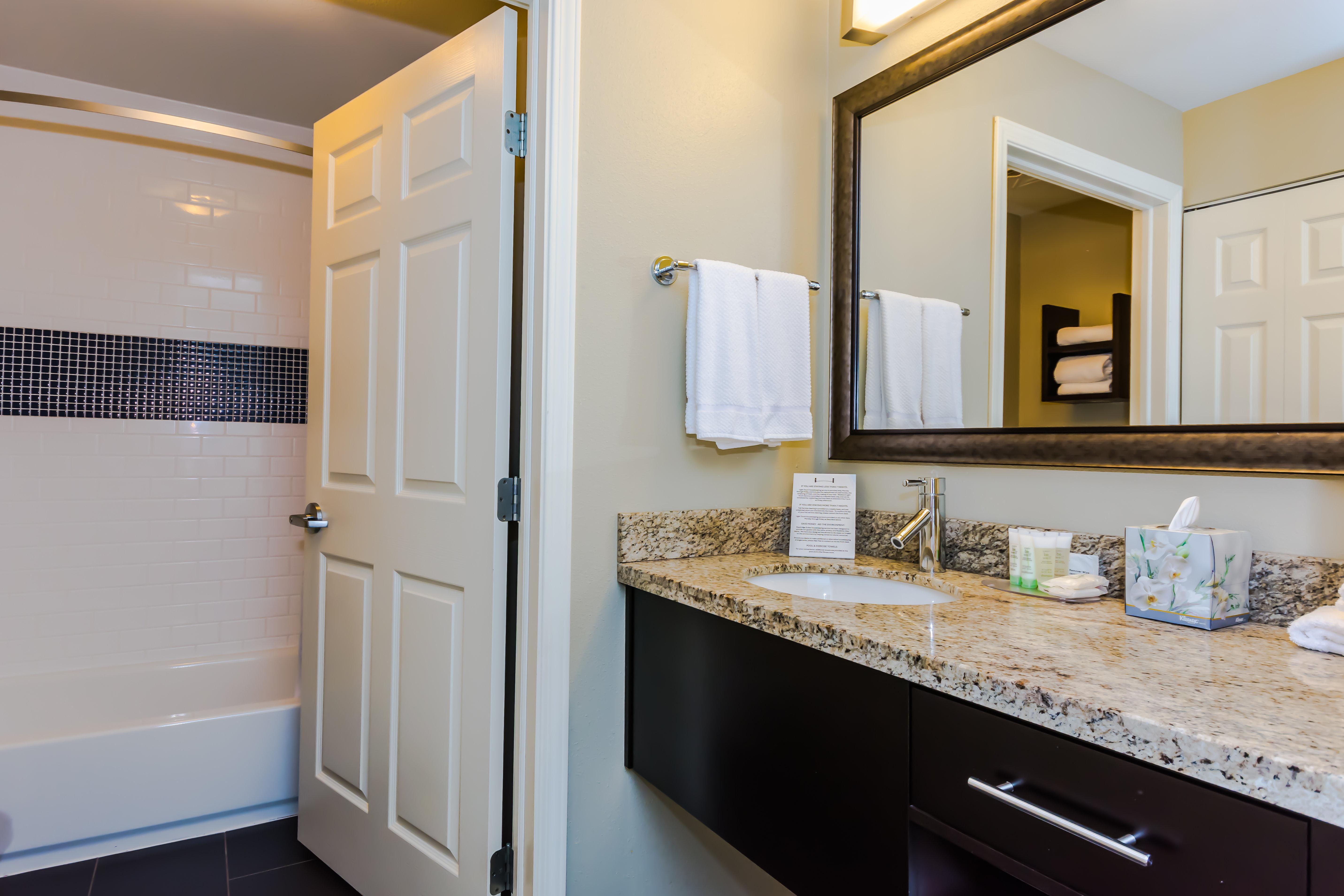 Staybridge Suites Grand Forks By Ihg Exterior photo
