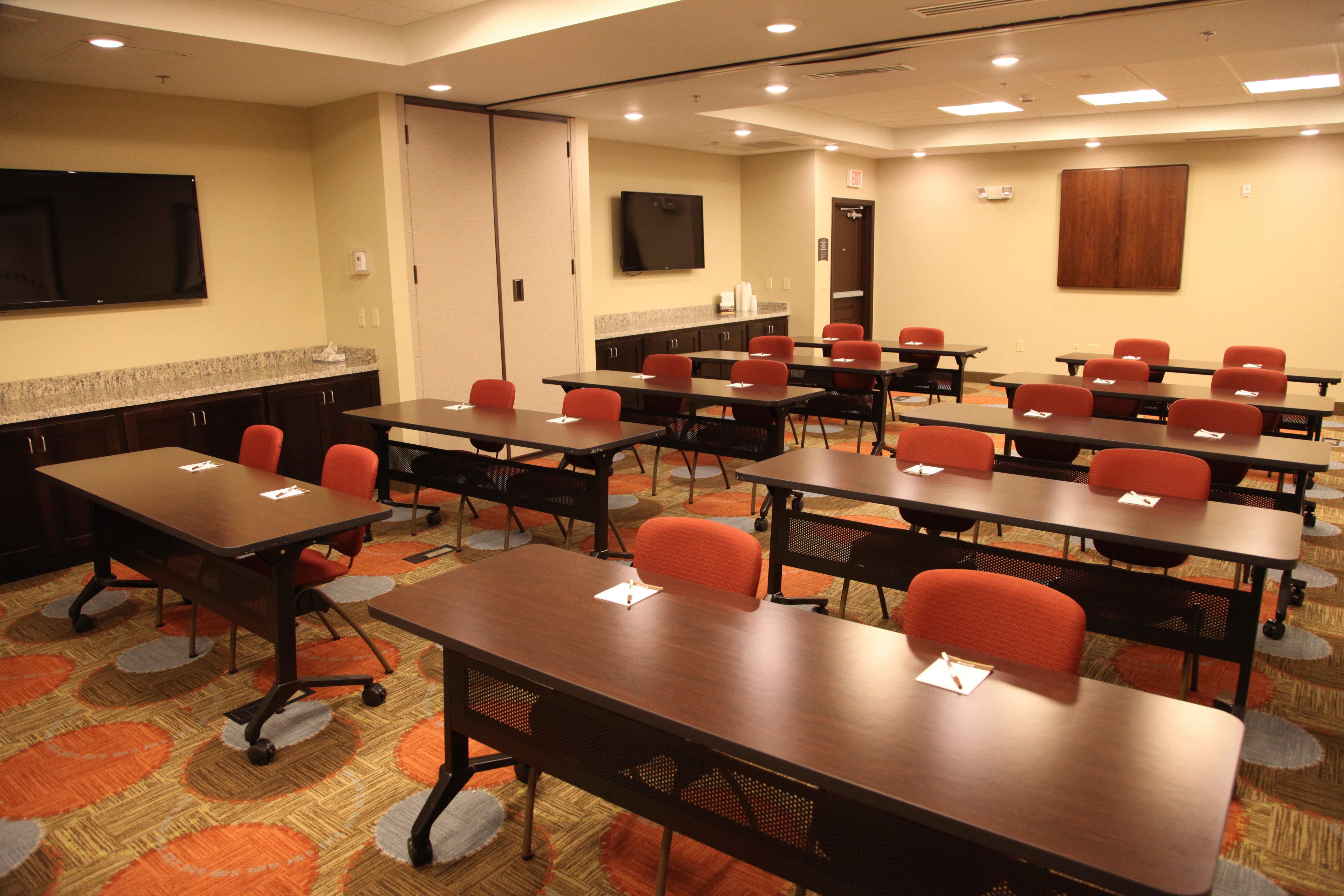 Staybridge Suites Grand Forks By Ihg Exterior photo