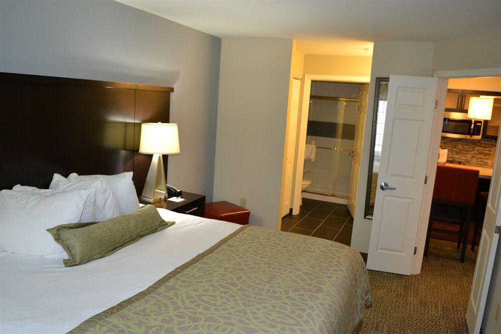 Staybridge Suites Grand Forks By Ihg Exterior photo